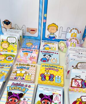 Combo Histórias na Caixa + Cartazes do Alfabeto – 26 Kits de Alfabetização